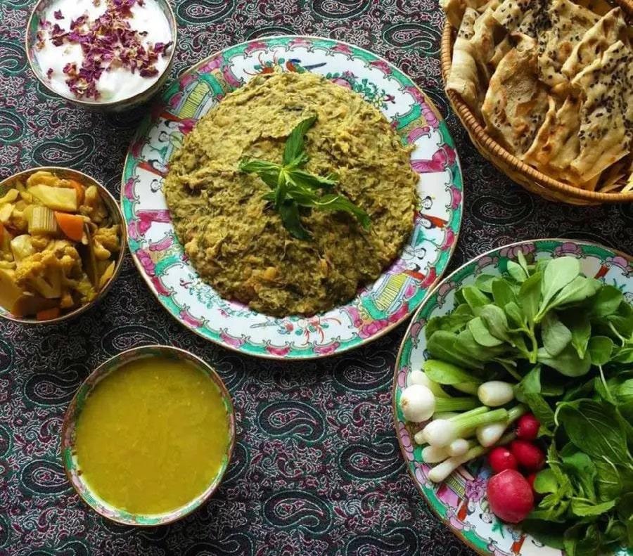 یخنی لوبیا معروفترین غذاهای اصفهان