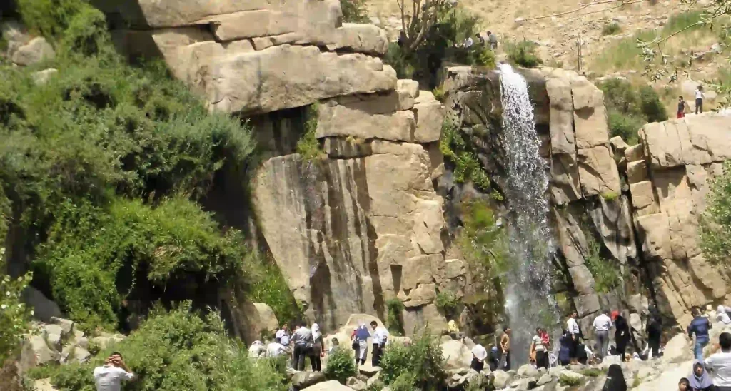 آبشار گنجنامه