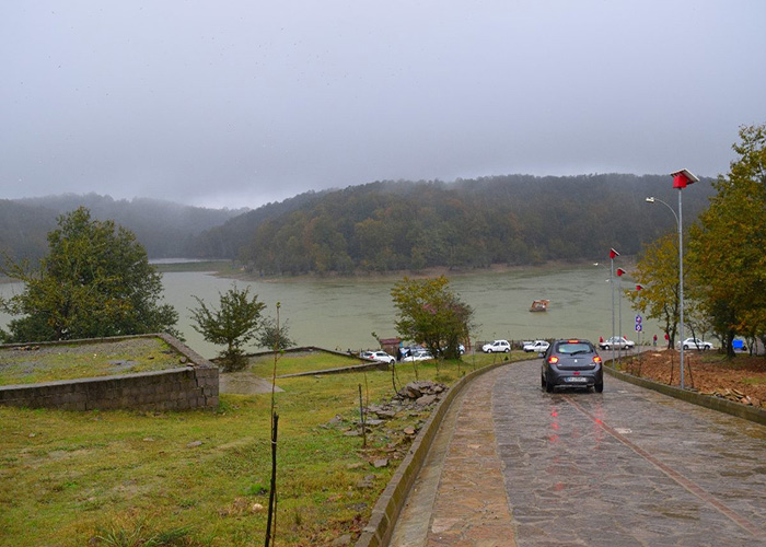 دریاچه و سد خاکی سقالکسار