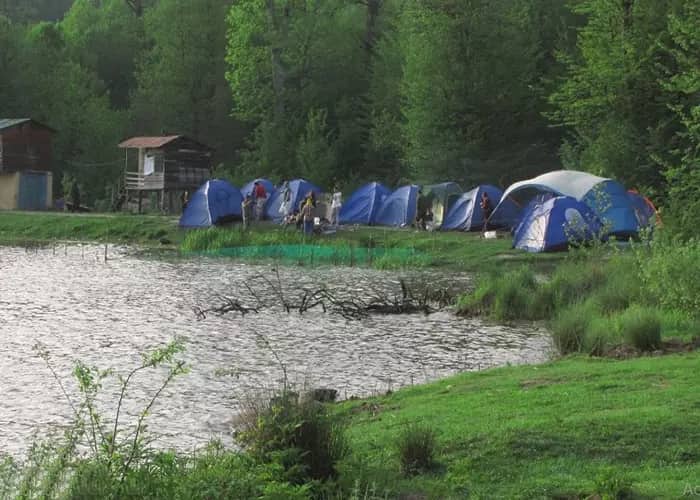 کمپینگ در اطراف دریاچه الندان